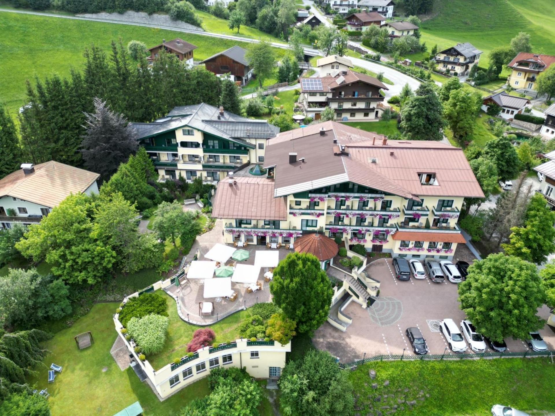 Hotel Zum Stern - Bergbahnen Inklusive Im Sommer 2025 Бад-Гофгаштайн Екстер'єр фото