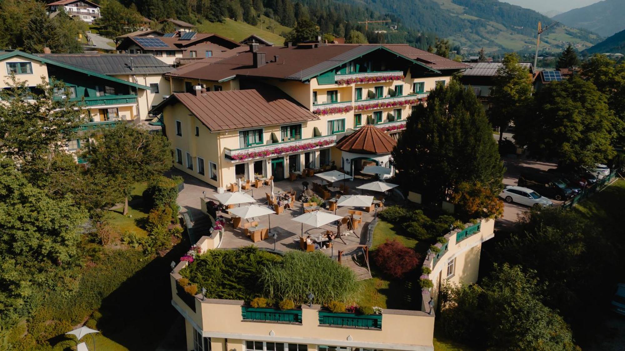 Hotel Zum Stern - Bergbahnen Inklusive Im Sommer 2025 Бад-Гофгаштайн Екстер'єр фото